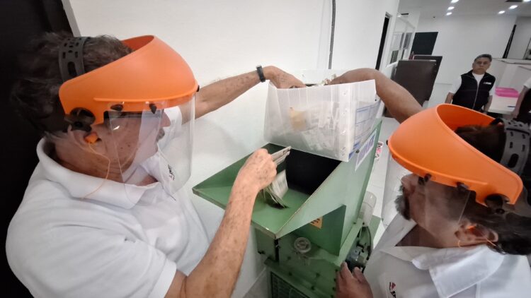 Lleva INE en Quintana Roo a cabo la destrucción de 27,679 formatos y credenciales para votar