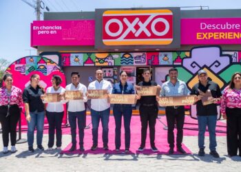 Impulsan gobierno de Estefanía Mercado y Oxxo orgullo playense con nueva imagen de ciudad