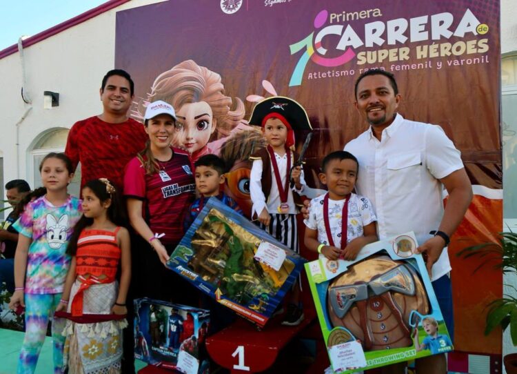Con éxito celebran la primera Carrera de Superhéroes en Isla Mujeres