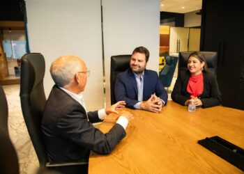 Impulsa Estefanía Mercado alianzas para diversificar la economía y fortalecer el turismo