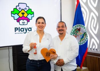 Recibe Estefanía Mercado al alcalde de Belmopán, Belice