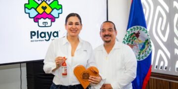 Recibe Estefanía Mercado al alcalde de Belmopán, Belice
