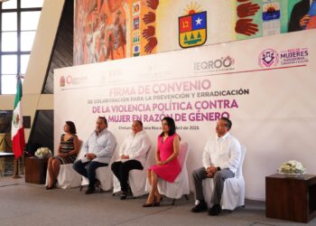 Firma histórica de convenio de los tres poderes y el IEQROO