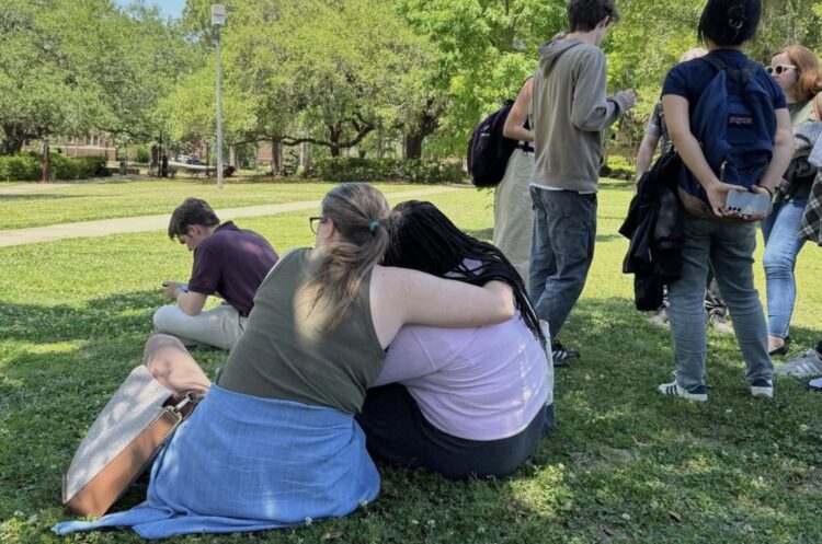 Sin reporte de mexicanos afectados por tiroteo en Universidad de Florida: SRE