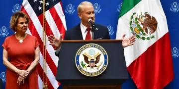 Ronald Johnson reconoce que México ha mostrado creciente cooperación en seguridad