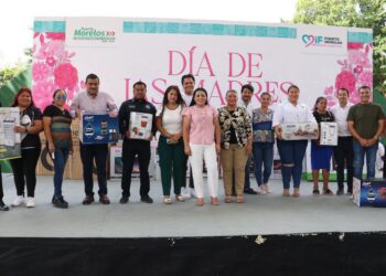 Blanca Merari celebra a mamás trabajadoras del Ayuntamiento de Puerto Morelos