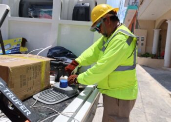 Atenea Gómez fortalece servicio de Alumbrado Público con entrega de nueva grúa