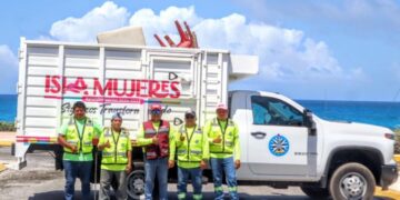 Recolectan 6.5 toneladas de cacharros en jornada del Programa Permanente de Descacharrización en Isla Mujeres