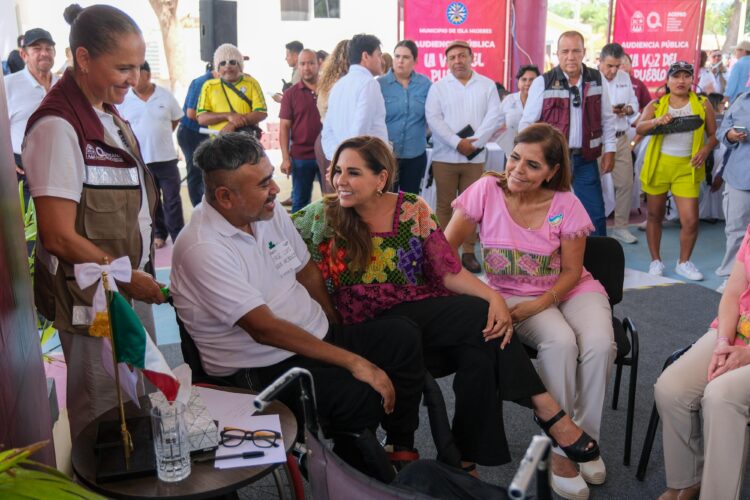 Mara Lezama transforma la vida a 680 personas a través de la audiencia pública La Voz del Pueblo en Isla Mujeres