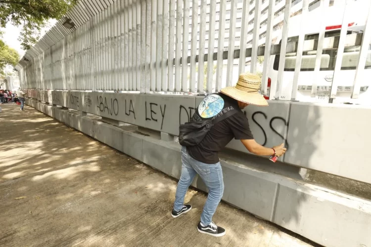 Morena: Derogar Ley del Issste 2007 tendría repercusiones económicas “muy grandes”