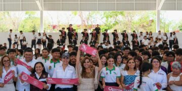 Mara Lezama fortalece infraestructura educativa y deportiva en el CECyTE Playa del Carmen II