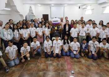 Parlamentarios infantiles visitan las instalaciones del IEQROO