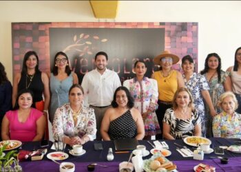 Se reúne Renán Sánchez con mujeres empresarias en Chetumal