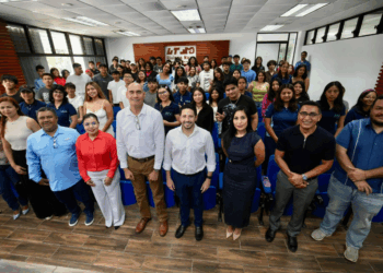 Comparte Renán Sánchez con jóvenes importancia del Congreso en el bienestar de Quintana Roo