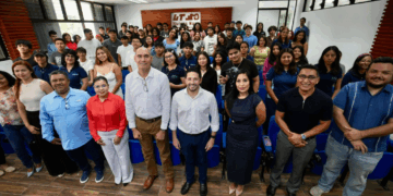Comparte Renán Sánchez con jóvenes importancia del Congreso en el bienestar de Quintana Roo