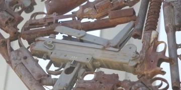 Congresistas urgen a reforzar el combate al tráfico de armas hacia México