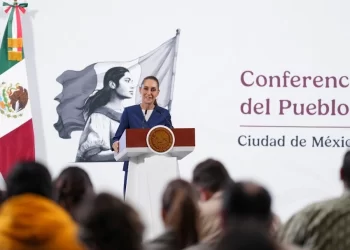 Claudia Sheinbaum rechaza revisión de estudiantes que solicitan visa para EU