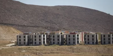 Gobierno prepara estrategia para recuperar 600 mil viviendas abandonadas