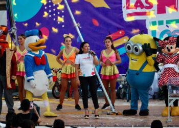 Con gran diversión festeja Blanca Merari a las niñas y niños de Leona Vicario