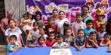 Blanca Merari lleva alegría a niñas y niños de comunidades rurales
