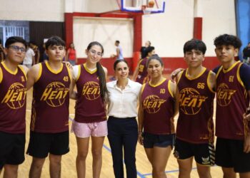 Abre Ana Paty Peralta puestas a jóvenes deportistas