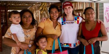 Lleva Atenea Gómez alegría y amor a las mamás de Ciudad Mujeres