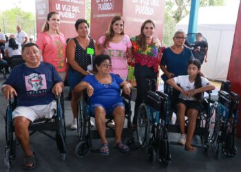 Atienden Mara Lezama y Atenea Gómez a familias de Ciudad Mujeres en audiencia “La Voz del Pueblo”
