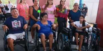 Atienden Mara Lezama y Atenea Gómez a familias de Ciudad Mujeres en audiencia “La Voz del Pueblo”