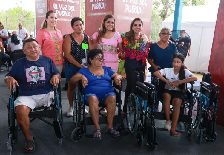Atienden Mara Lezama y Atenea Gómez a familias de Ciudad Mujeres en audiencia “La Voz del Pueblo”