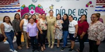 Celebra Estefanía Mercado a mamás trabajadoras del Ayuntamiento, “corazón de las familias y de Playa del Carmen”