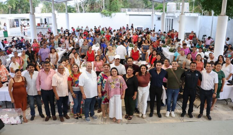 Blanca Merari encabeza en Leona Vicario animado festejo por el Día de las Madres