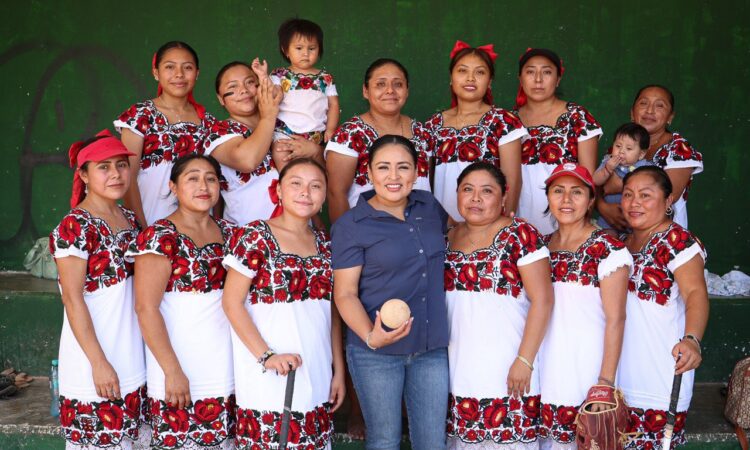 Marineras de Puerto y Diablillas de Hondzonot son ejemplo en la lucha contra el machismo: Blanca Merari