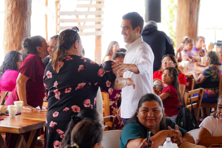 Gino Segura regresa a Isla Mujeres para convivir y escuchar a la gente