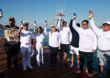 Da Atenea Gómez disparo de salida del XX Torneo Internacional de Pesca