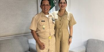 Fortalece Estefanía Mercado coordinación con Marina para limpieza de sargazo