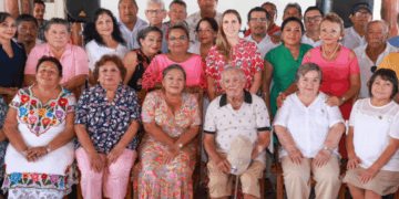 Reconoce Atenea Gómez legado de maestras y maestros jubilados con emotiva convivencia en Isla Mujeres