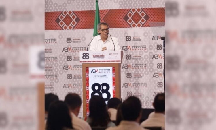 Exhorta Hacienda a bancos a reducir tasas de interés en préstamos a pymes