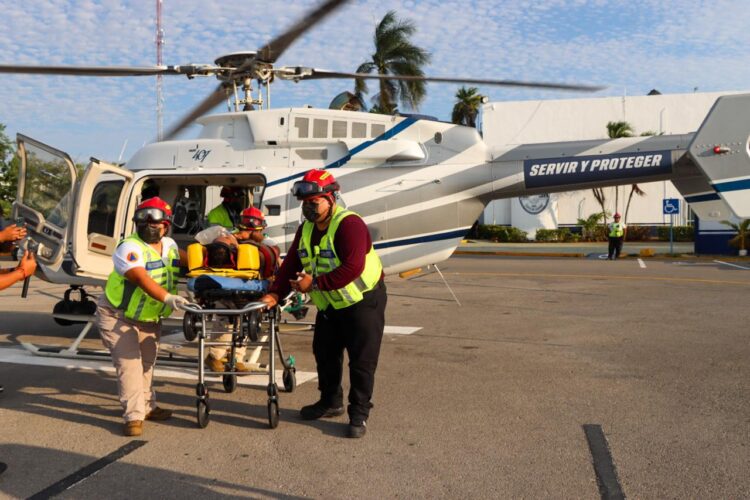 Realiza gobierno de Estefania Mercado rescate con helicóptero de la SSC Playa del Carmen