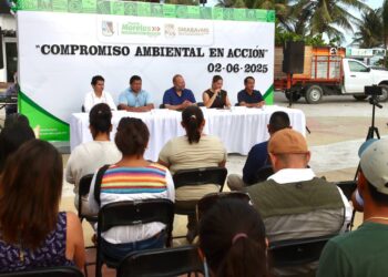 Ayuntamiento de Puerto Morelos entrega reconocimientos a profesionales y activistas ambientales