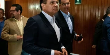 Confirman validez de orden de aprehensión contra Silvano Aureoles