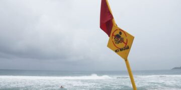 Se intensifica Huracan "Erick" a categoría 2 sobre el océano Pacífico