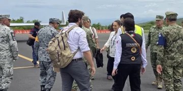 Claudia Sheinbaum sobrevuela zonas afectadas por huracán ‘Erick’ en Oaxaca