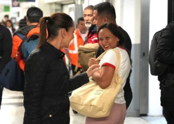 Claudia Sheinbaum arriba a Canadá para participar en Cumbre del G7