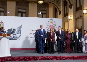 Pondran en marcha con firma de 14 gobernadores Polos de Desarrollo Económico
