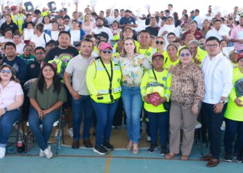 Reconoce Gobierno de Isla Mujeres a su personal con entrega de uniformes y mejores condiciones laborales