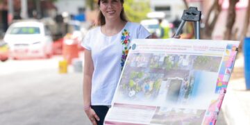 Supervisa Atenea Gómez avance de obra vial en la calle Candelero de la Colonia Cañotal
