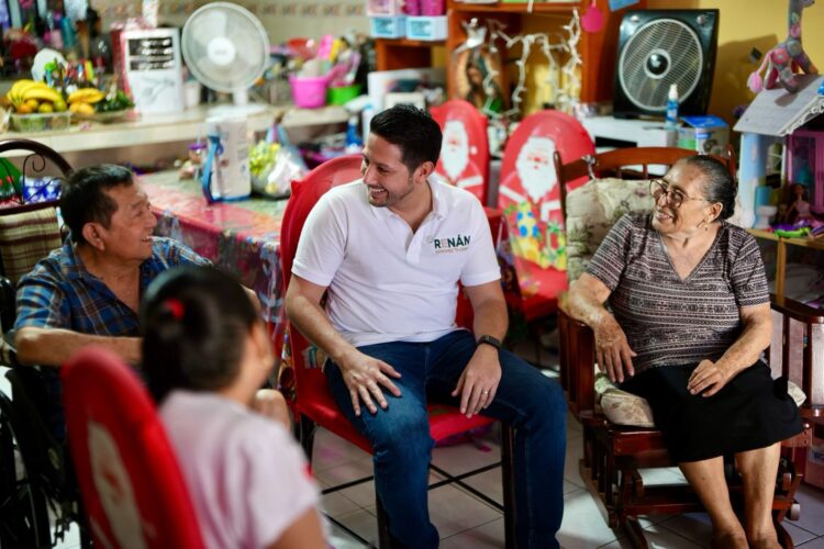 Renán Sánchez destaca importancia de escuchar a la ciudadanía en torno al cuarto muelle en Cozumel