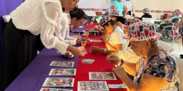 Cuida Gobierno de Atenea Gómez con amor a las abuelitas y abuelitos de Isla Mujeres