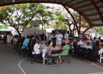 Masiva respuesta en Cozumel en foro contra el Cuarto Muelle