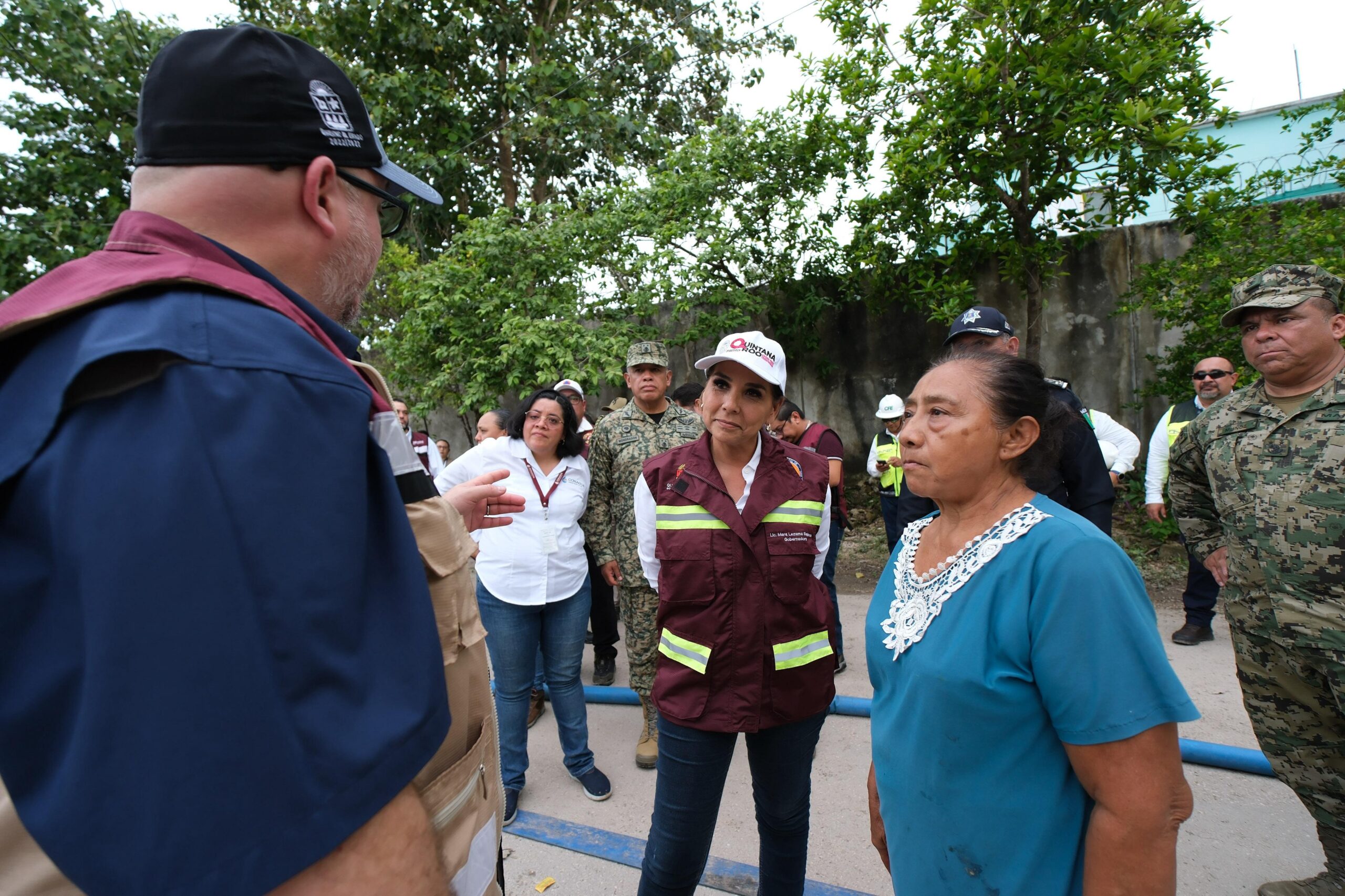 Mara Lezama atiende en Chetumal a familias afectadas por lluvias